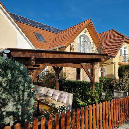 Medea Apartman Buk Exterior photo