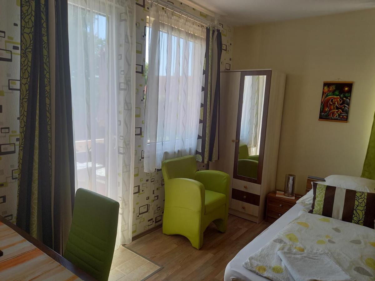 Medea Apartman Buk Exterior photo